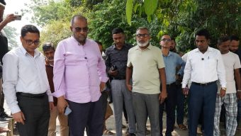 সুরমার তীরে মোবাইল ব্যবসার পরিত্যক্ত সামগ্রী  কদমতলীতে ব্যবসায়ীদের সতর্ক করলেন সিসিক প্রশাসক