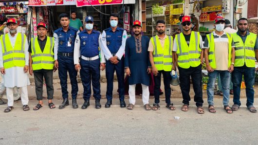 বড়লেখায় দুর্গোৎসবে জনদুর্ভোগ নিরসনে টানা ছয়দিন সড়কে নিসচা ও প্রশাসন