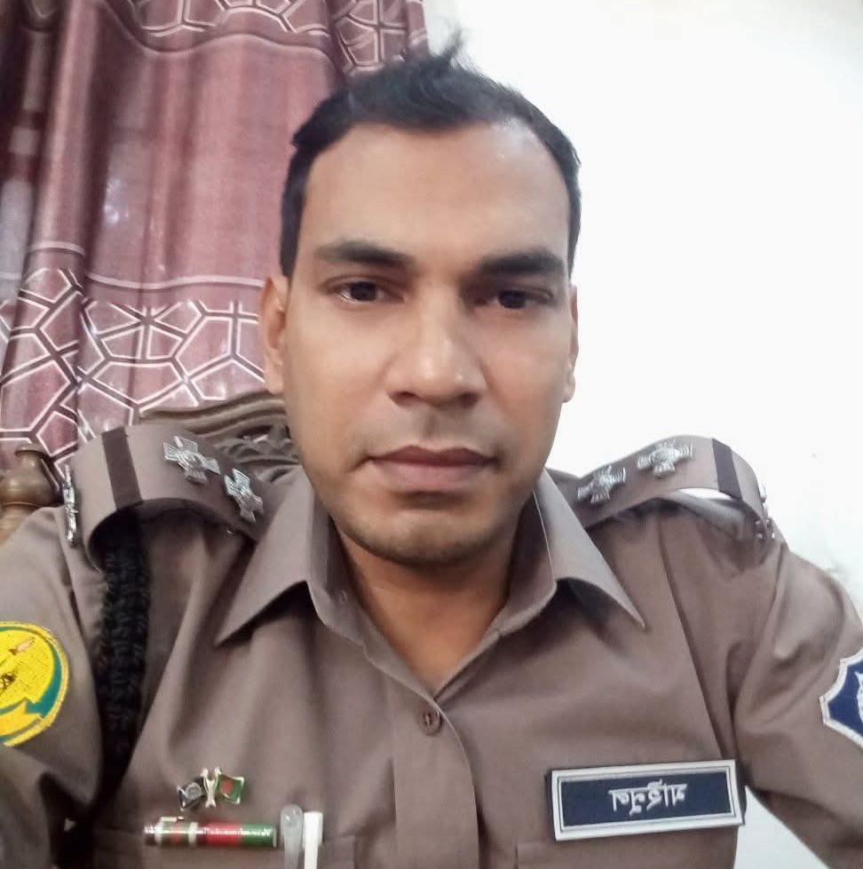 ফলোআপ দক্ষিণ সুরমায় আপসের পরও গাড়ি ছাড়াতে ওসির নাম ভাঙ্গিয়ে এসআই মাইনুলের ৩৩ হাজার টাকা বখরা আদায় নীরব ভূমিকায় প্রশাসন