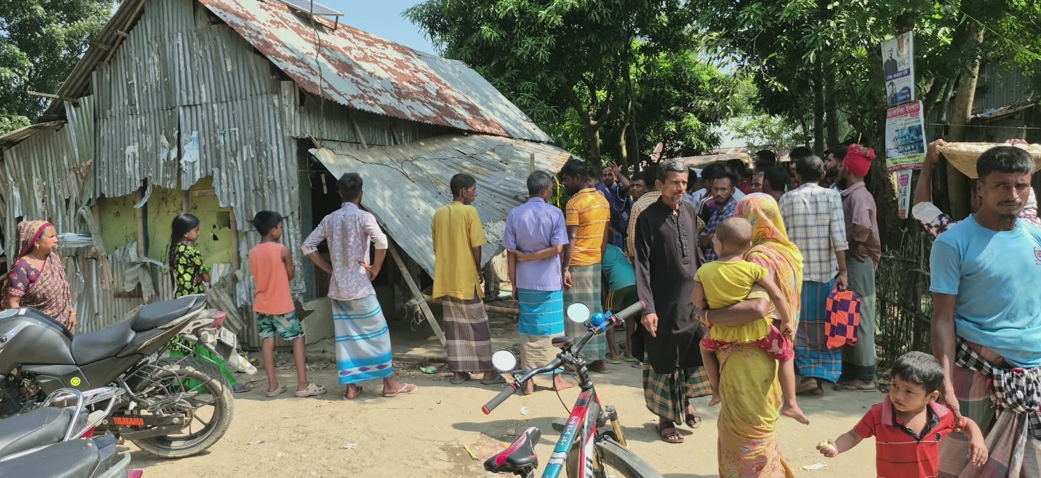 মাদক বিরোধের জেরে শাল্লায় বাড়িঘরে হামলা, ভাঙচুর ও লুটপাট
